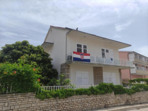 Отель Apartment Landeka  Примоштен